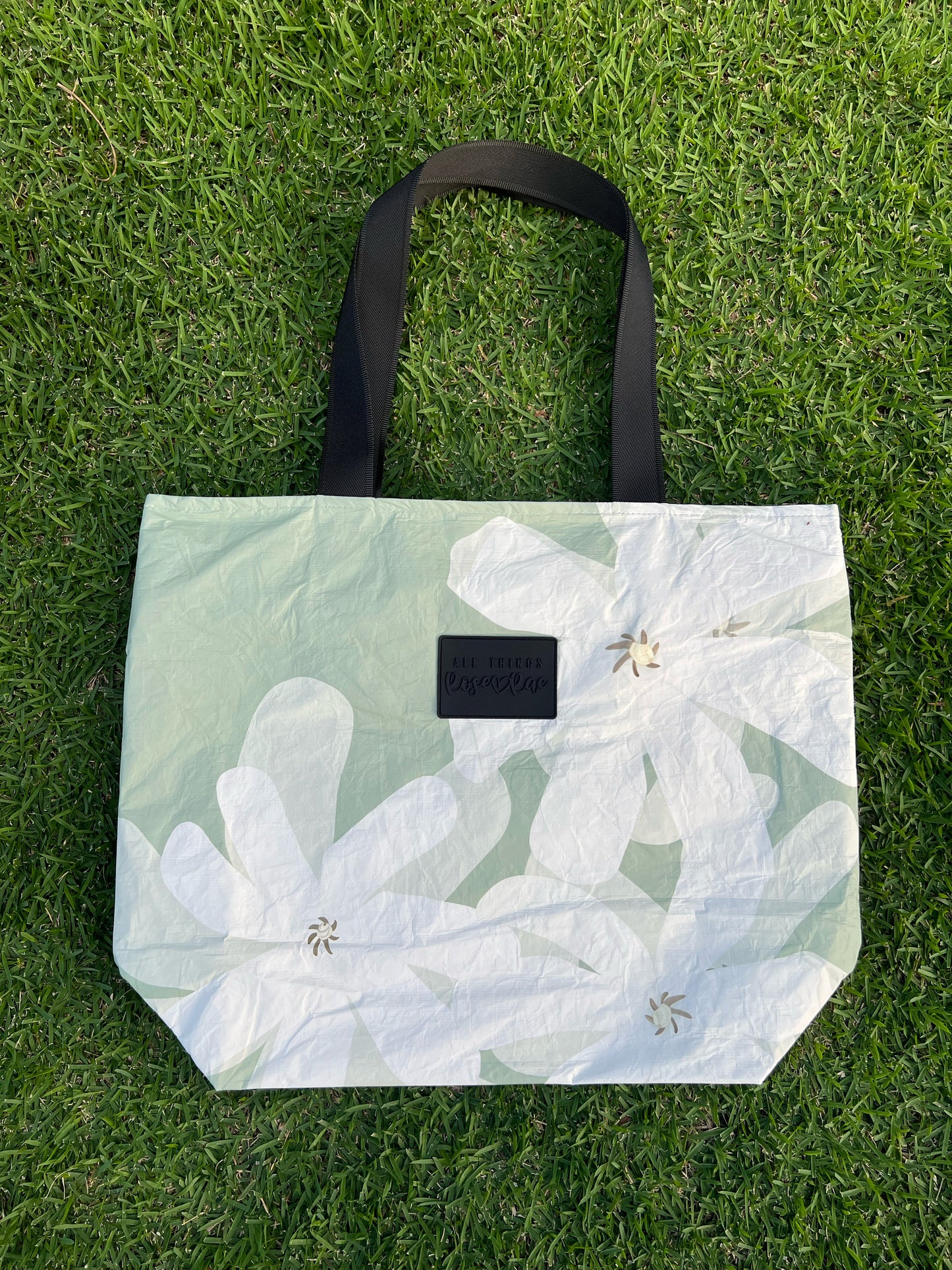 Tiare Splash Resistant Tote♡