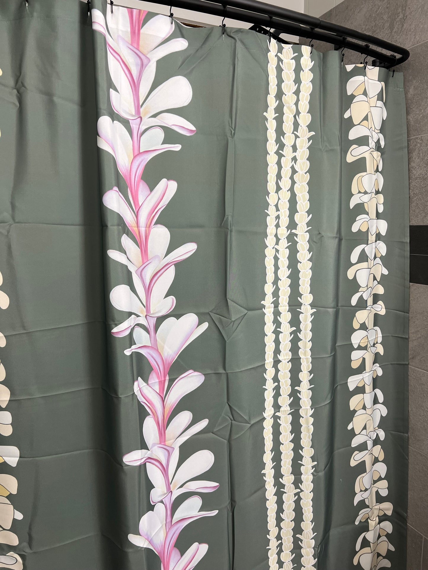 Lei Pūlama (Green) Shower Curtain Set ♡